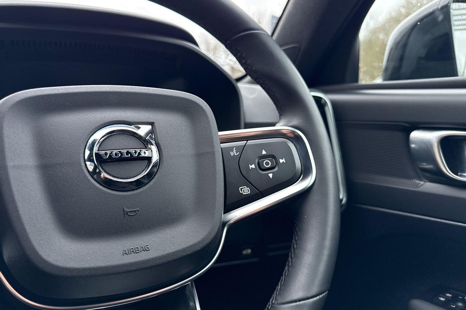 Used Volvo XC40 for sale - 76997039: Photo 37