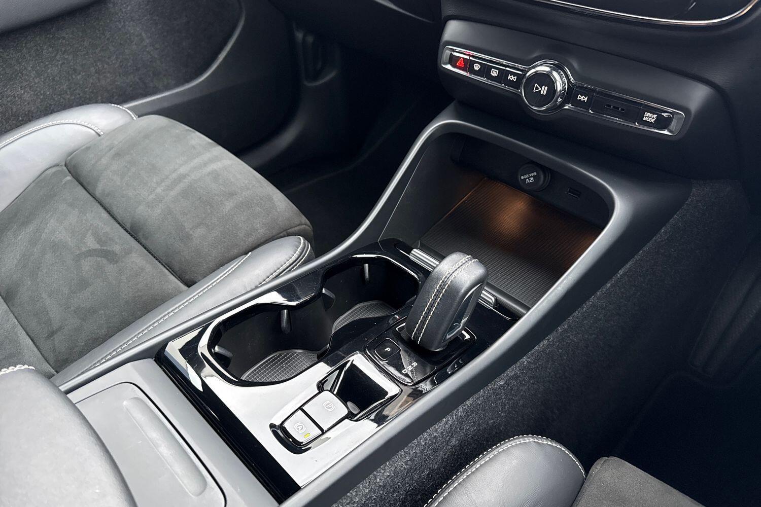 Used Volvo XC40 for sale - 76997039: Photo 43