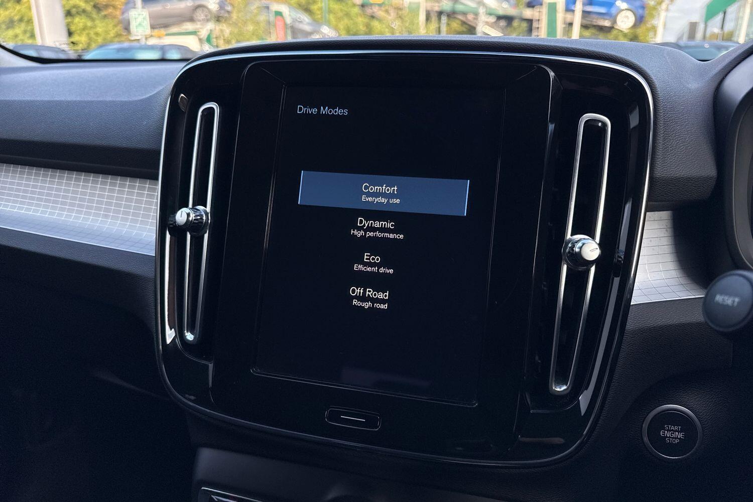 Used Volvo XC40 2021 for sale - 76073239: Photo 41