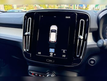 Used Volvo XC40 2021 for sale - 76073239: Photo 4