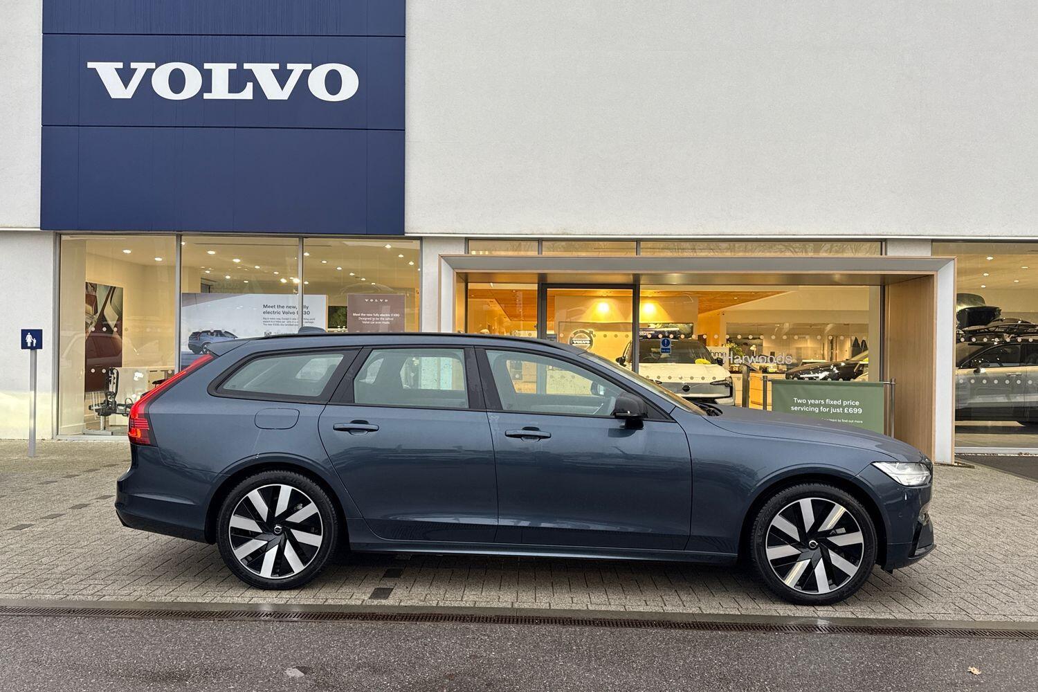Used Volvo V90 2025 for sale - 77144485: Photo 2