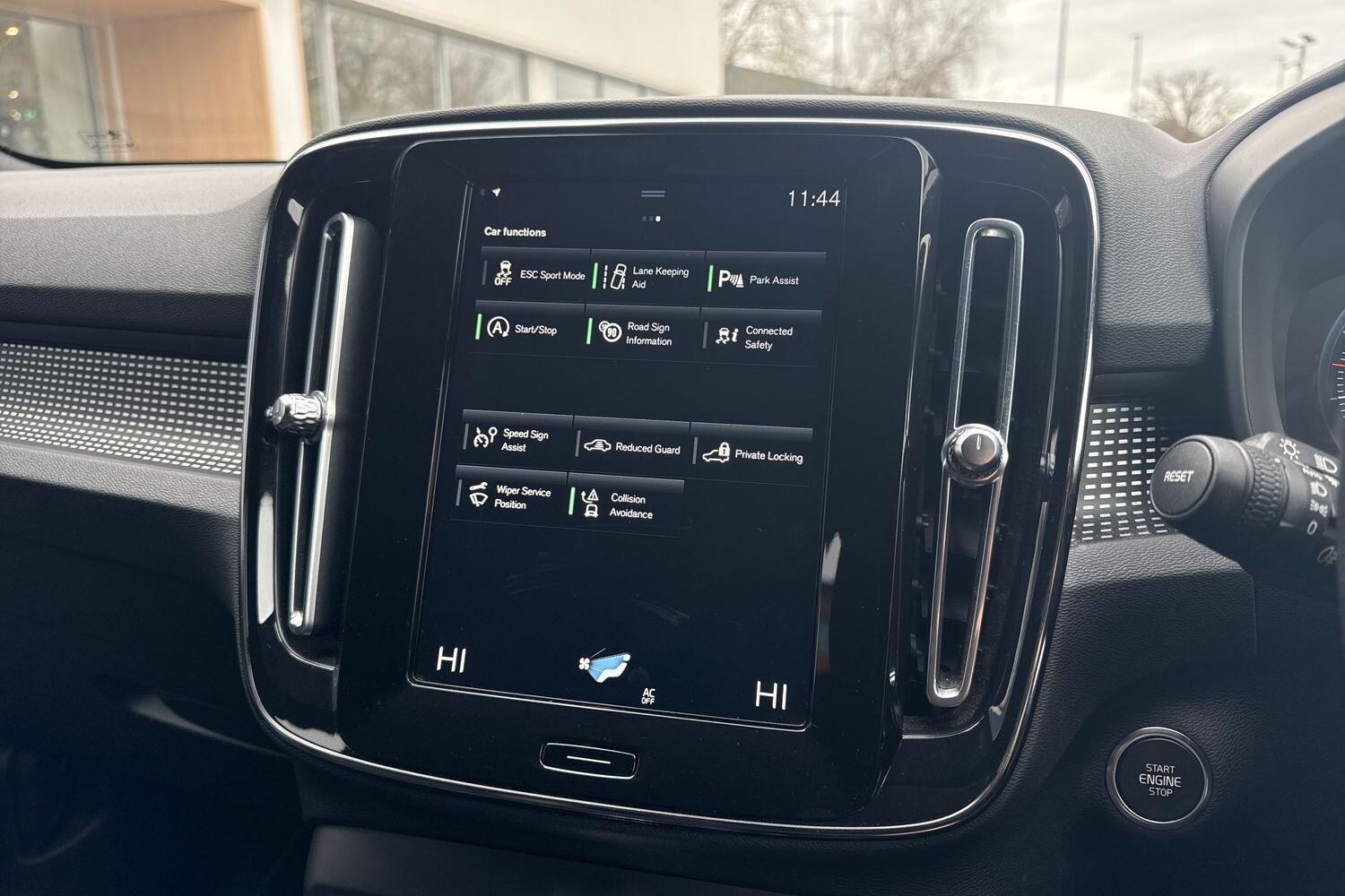 Used Volvo XC40 2021 for sale - 77657935: Photo 40