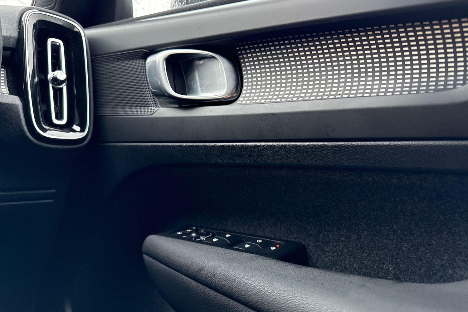 Used Volvo XC40 2021 for sale - 77424659: Photo 40