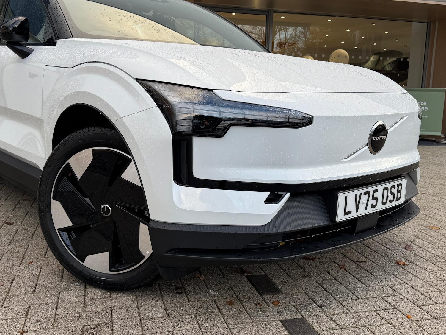 Used Volvo EX30 2025 for sale - 76780784: Photo 2