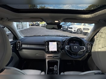 Used Volvo XC40 2022 for sale - 75708562: Photo