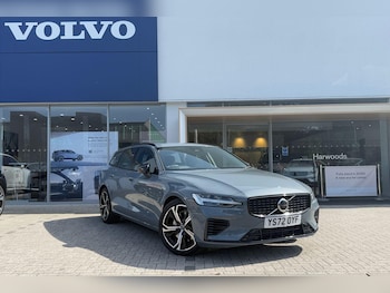 2022 (72) - 2.0h T6 Recharge 18.8kWh Plus Dark Estate 5dr Petrol Plug-in Hybrid Auto AW