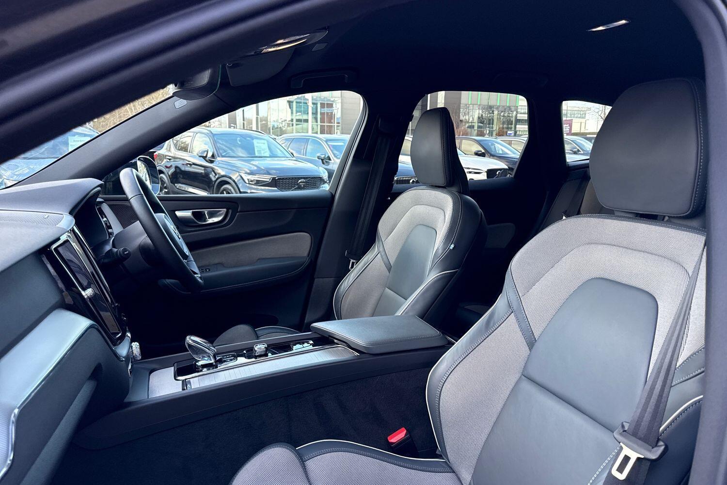 Used Volvo XC60 2023 for sale - 77358323: Photo 28