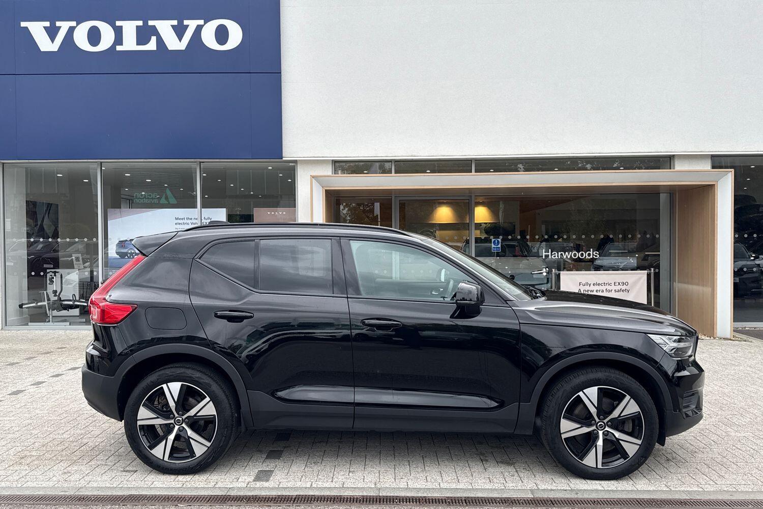 Used Volvo XC40 2022 for sale - 76456889: Photo 2