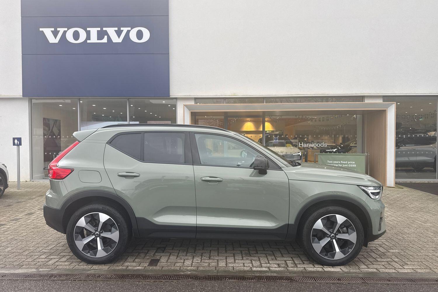 Used Volvo XC40 2022 for sale - 77611626: Photo 2