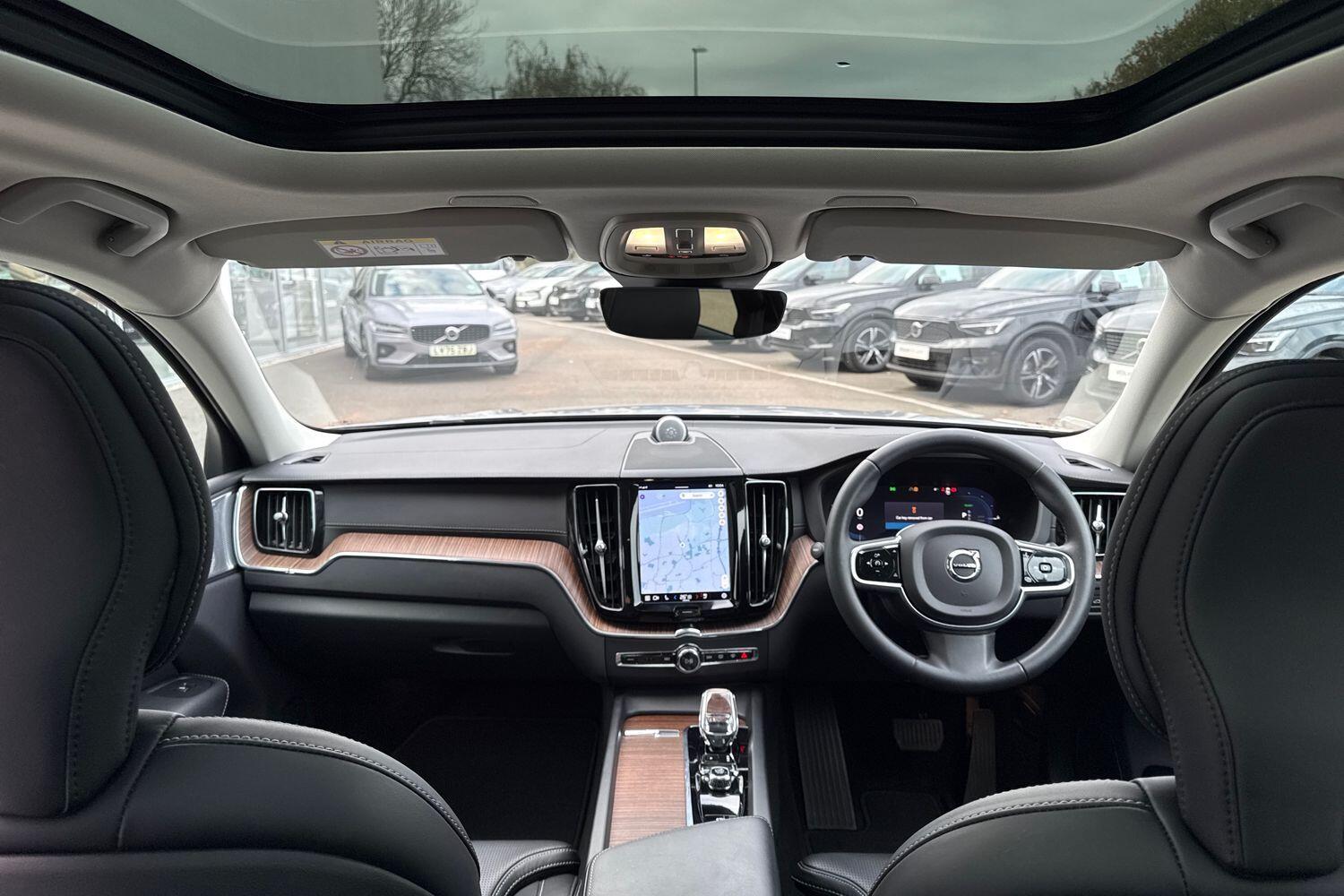 Used Volvo XC60 2022 for sale - 76645901: Photo 3