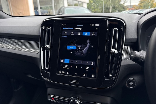 Used Volvo XC40 2025 for sale - 76226394: Photo 38