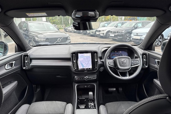 Used Volvo XC40 2025 for sale - 76226394: Photo 3