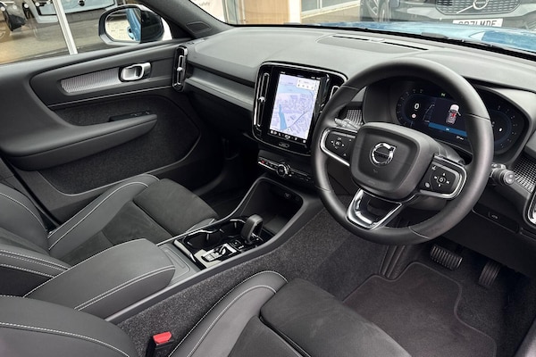 Used Volvo XC40 2025 for sale - 76226394: Photo 5