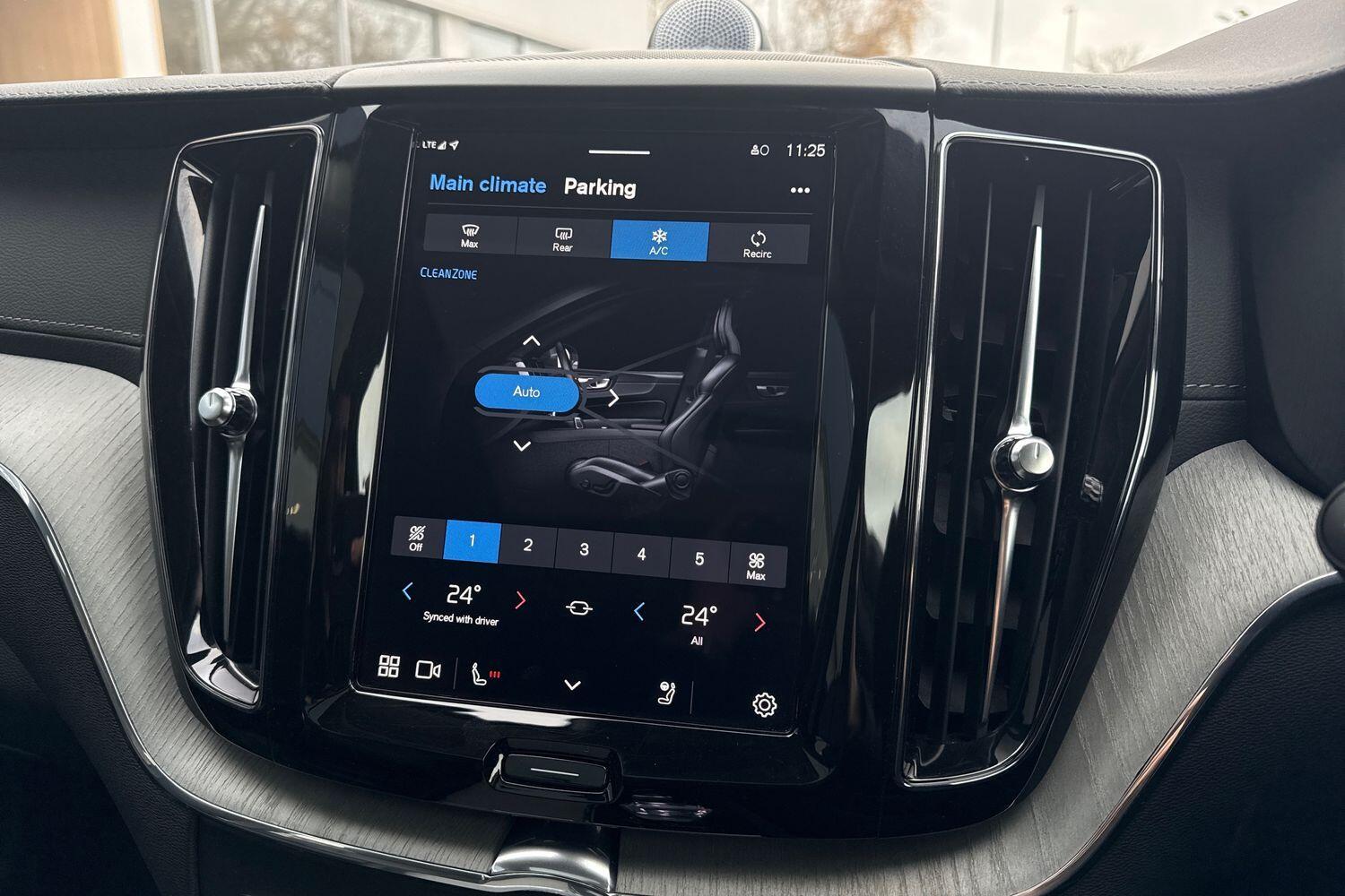 Used Volvo XC60 2025 for sale - 76866368: Photo 38