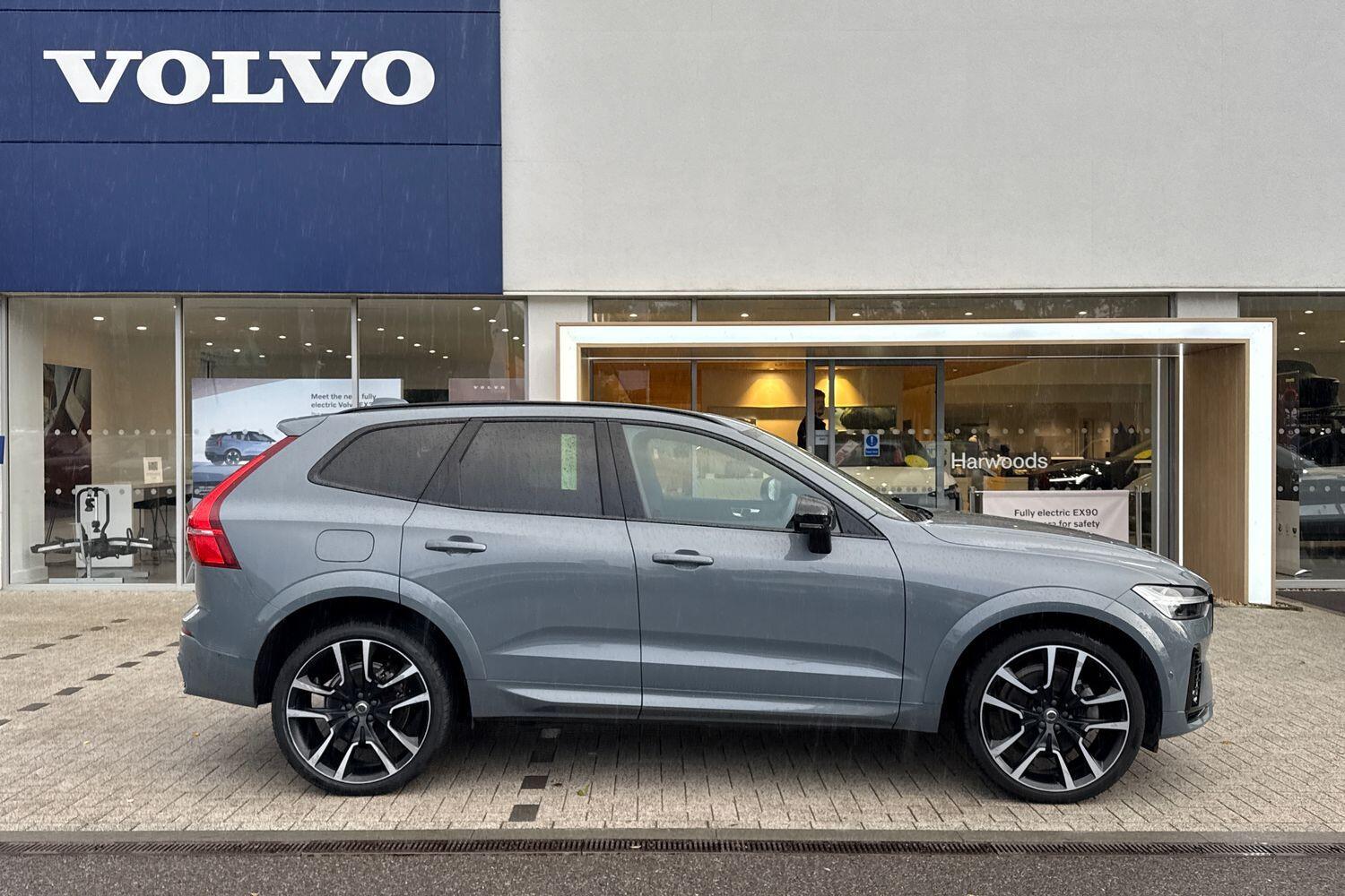 Used Volvo XC60 2022 for sale - 76389359: Photo 2