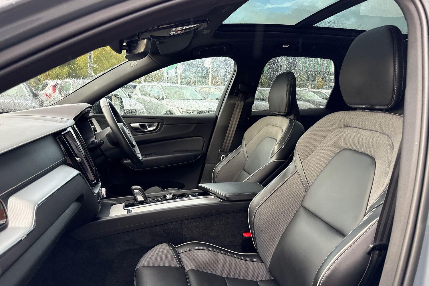 Used Volvo XC60 2022 for sale - 76389359: Photo 25