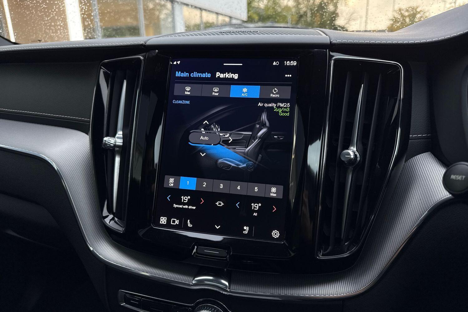 Used Volvo XC60 2022 for sale - 76389359: Photo 37