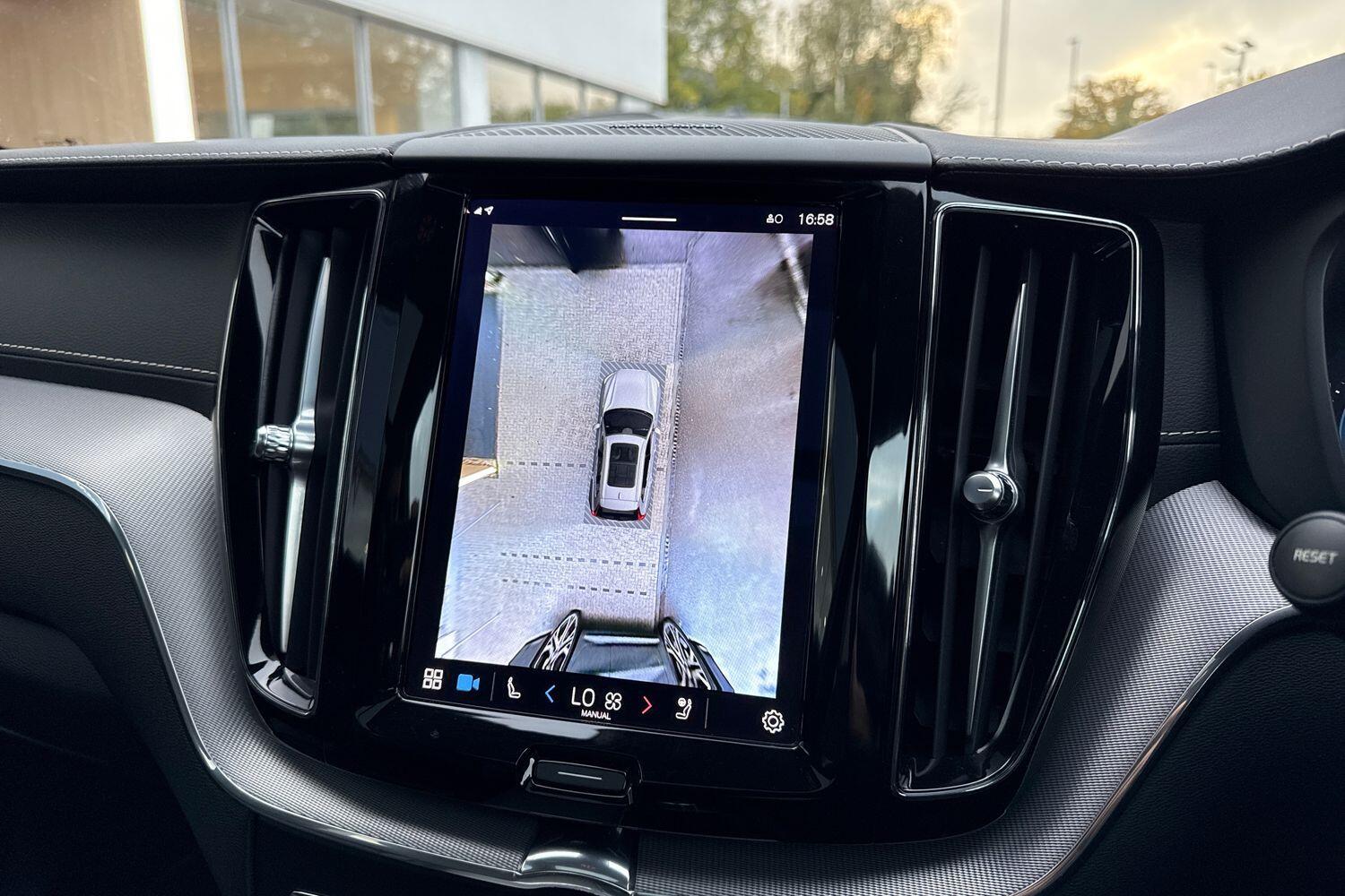 Used Volvo XC60 2022 for sale - 76389359: Photo 4