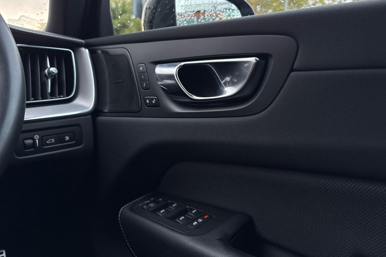 Used Volvo XC60 2022 for sale - 76389359: Photo 40