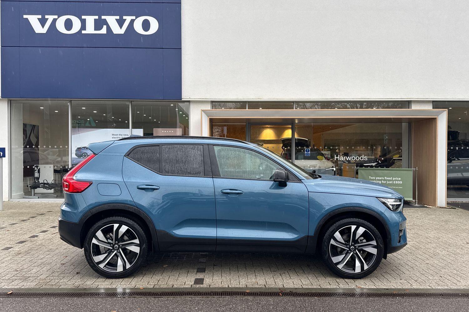 Used Volvo XC40 2025 for sale - 76596946: Photo 2