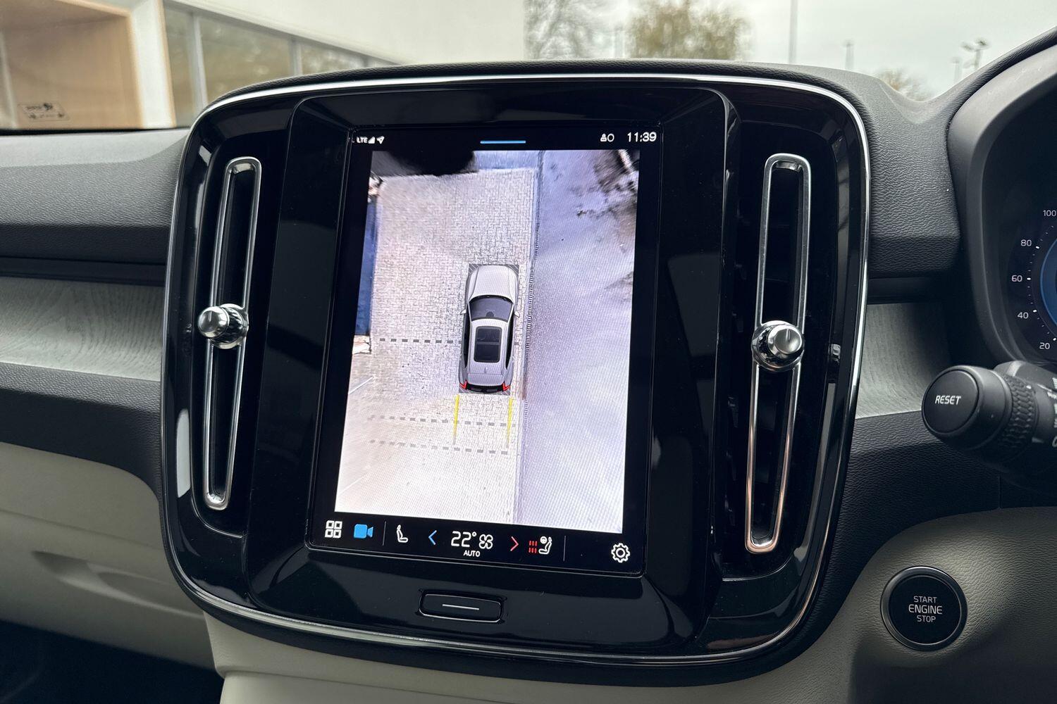 Used Volvo XC40 2025 for sale - 76596946: Photo 4