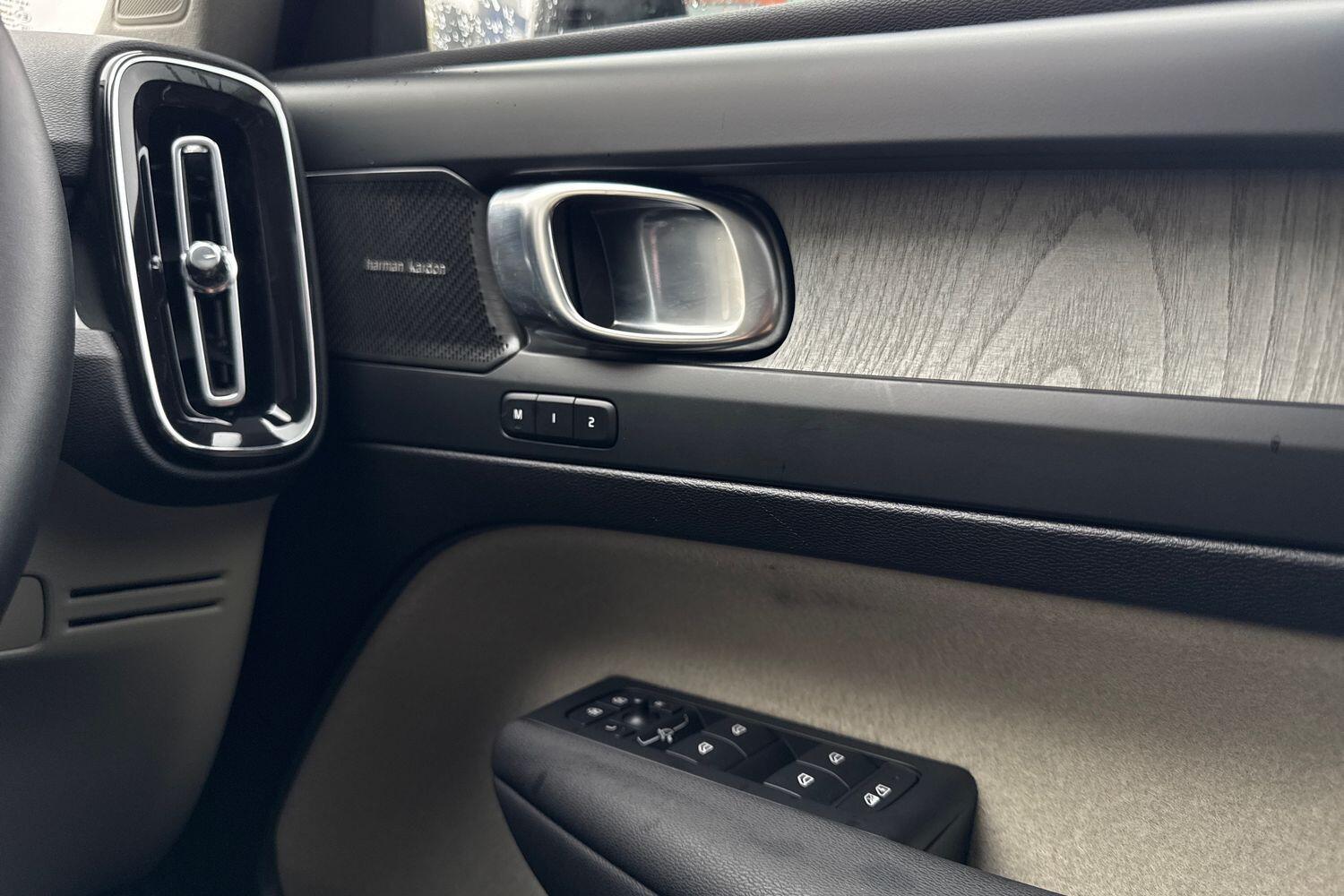 Used Volvo XC40 2025 for sale - 76596946: Photo 42