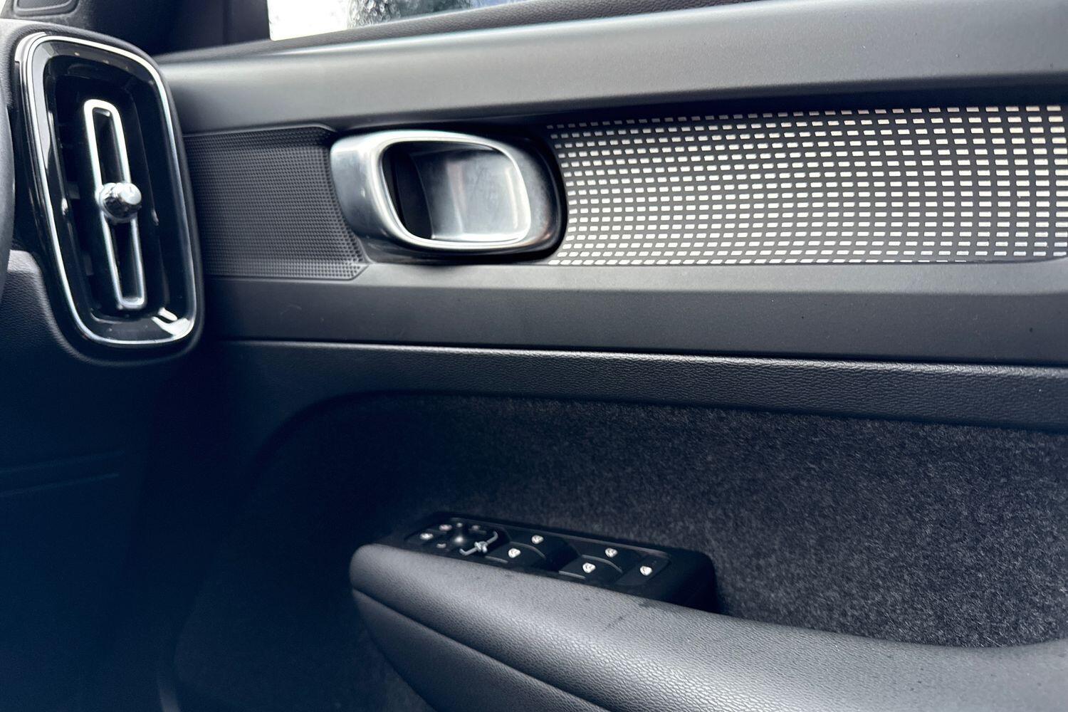 Used Volvo XC40 for sale - 77455310: Photo 41