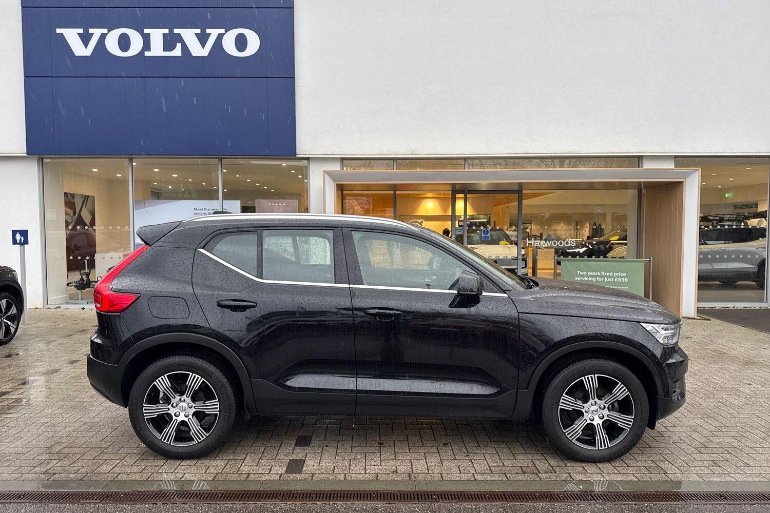 Used Volvo XC40 for sale - 77279702: Photo 2