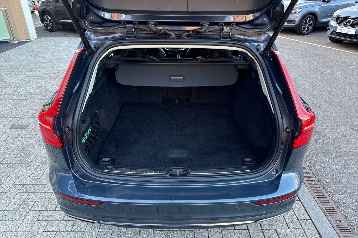 Used Volvo V60 2022 for sale - 77456393: Photo 20