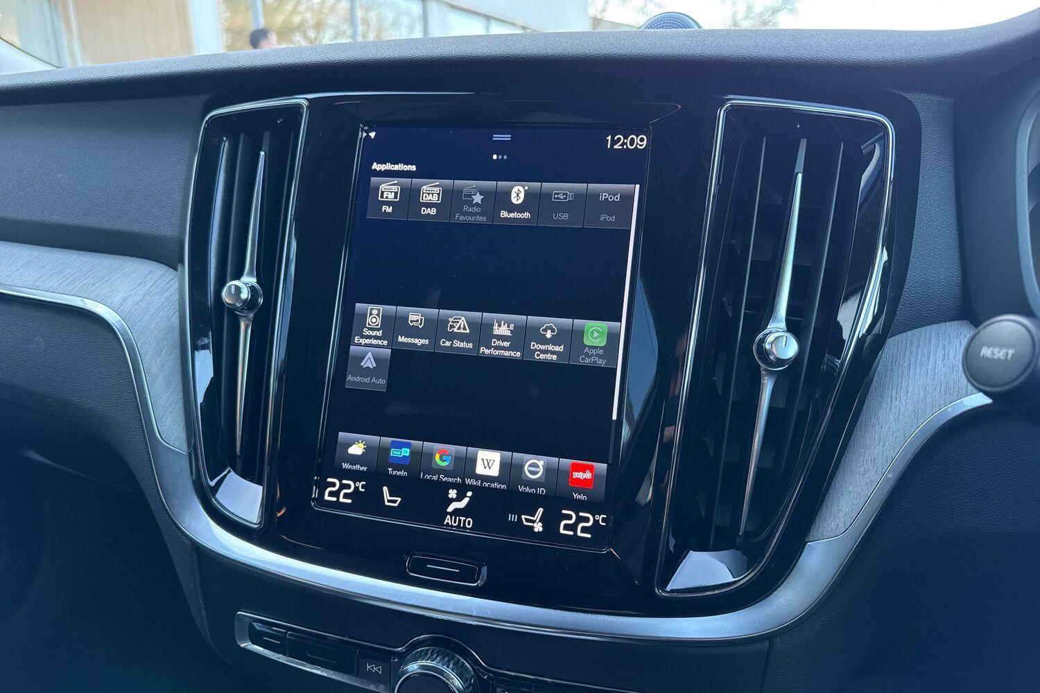 Used Volvo V60 2022 for sale - 77456393: Photo 39