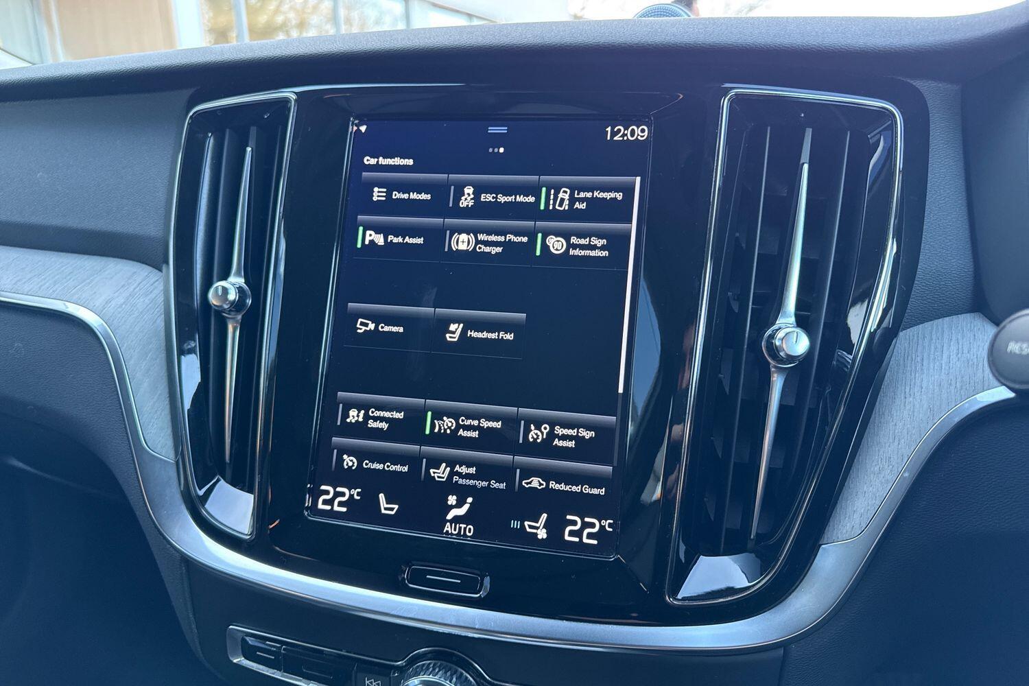 Used Volvo V60 2022 for sale - 77456393: Photo 40