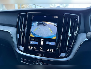 Used Volvo V60 2022 for sale - 77456393: Photo