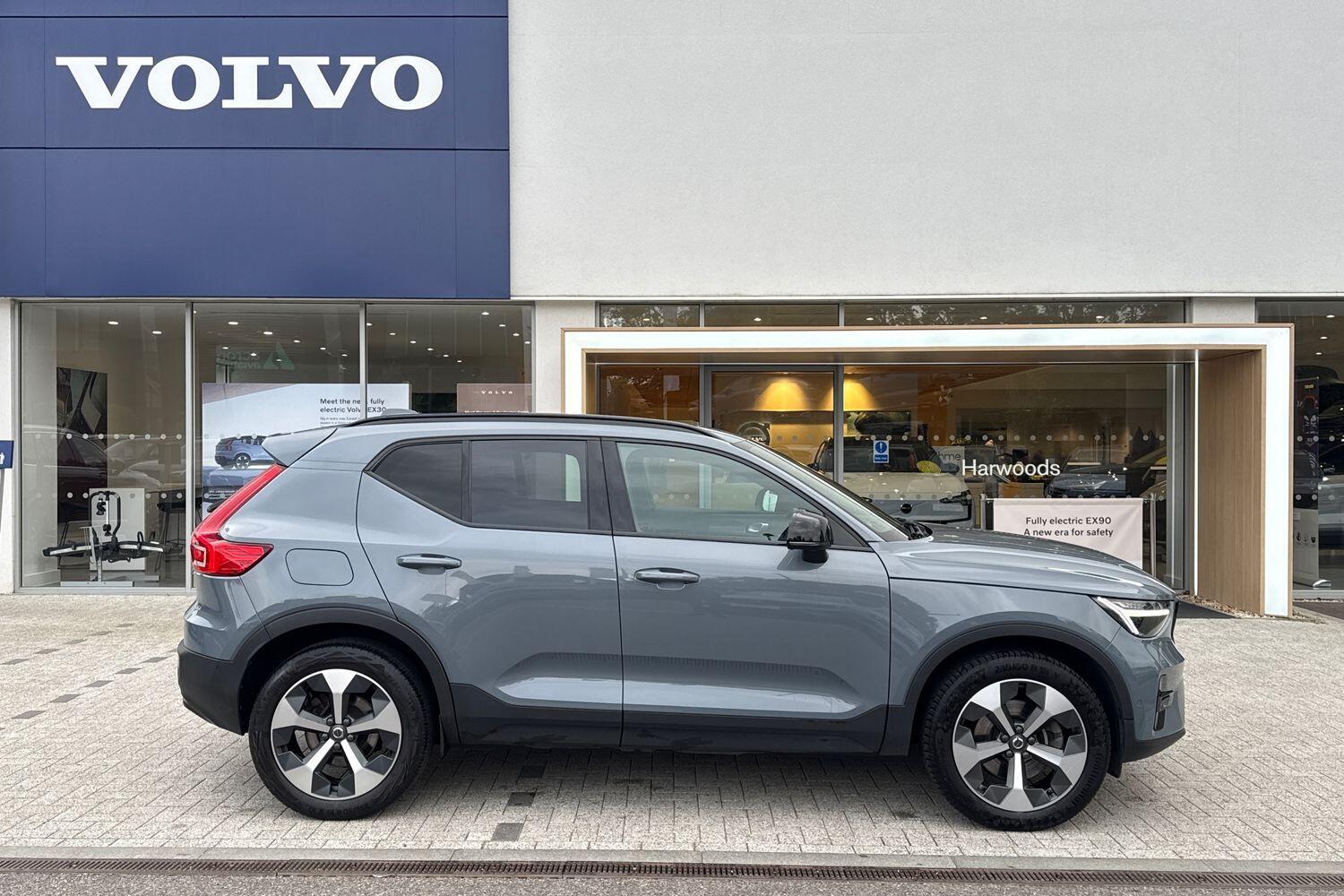 Used Volvo XC40 2022 for sale - 76294631: Photo 2