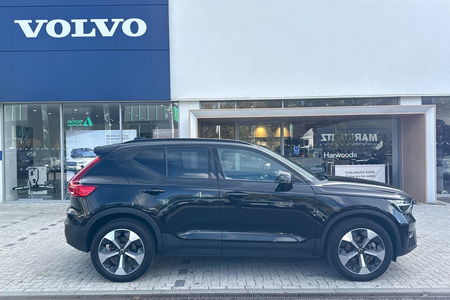 Used Volvo XC40 2022 for sale - 76370553: Photo 2