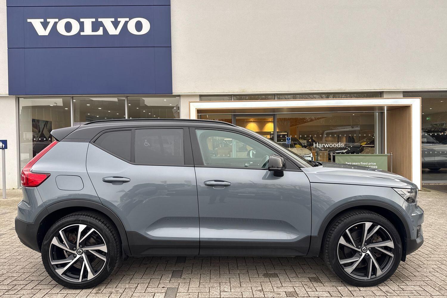 Used Volvo XC40 2020 for sale - 77658440: Photo 2