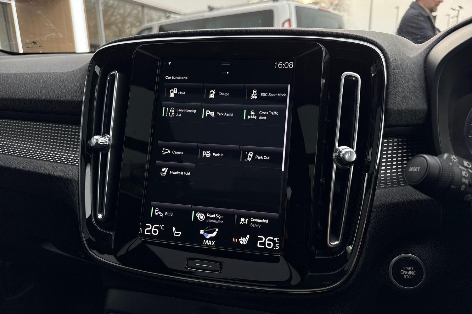 Used Volvo XC40 2020 for sale - 77658440: Photo 40