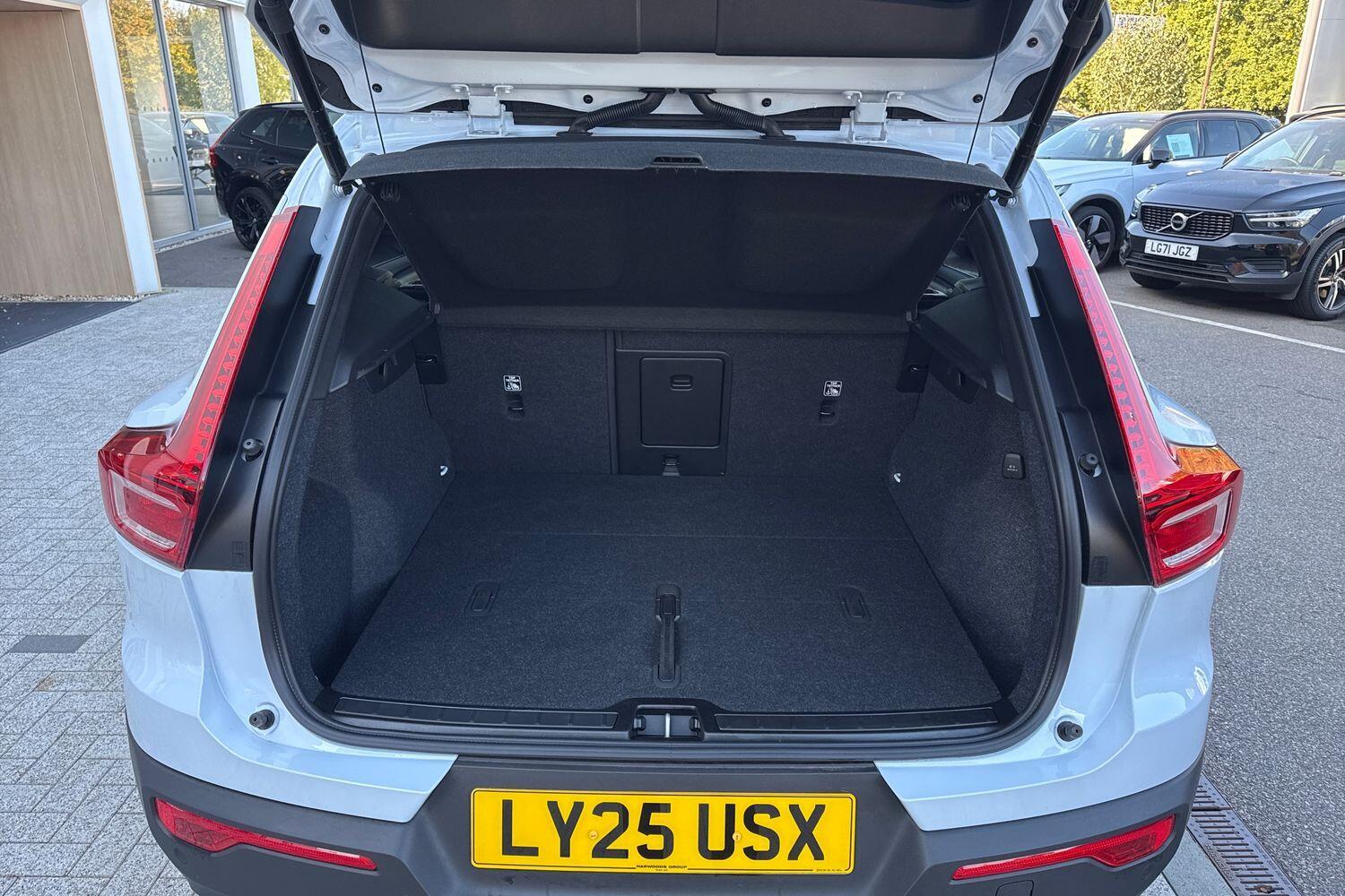 Used Volvo XC40 2025 for sale - 76645395: Photo 19