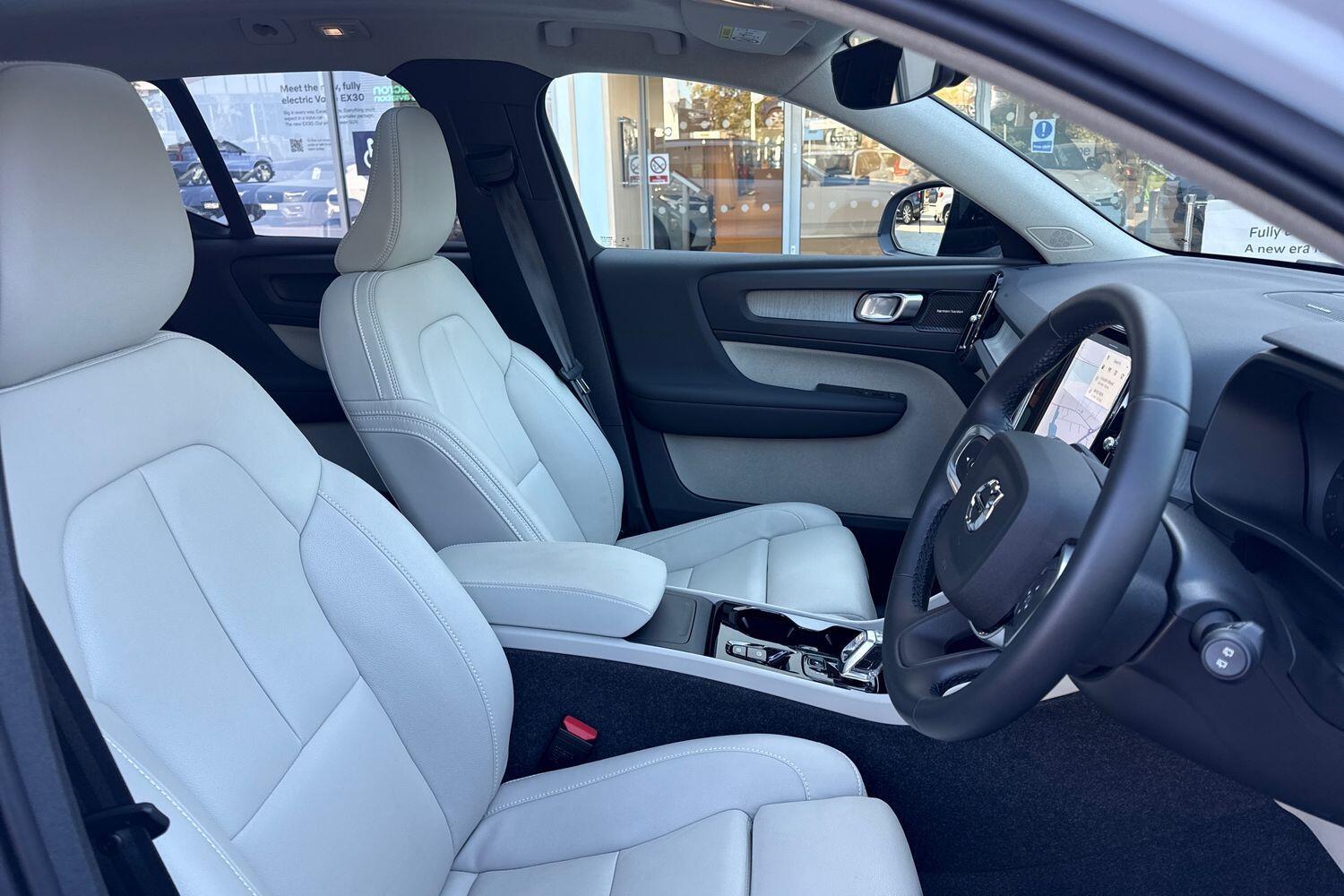 Used Volvo XC40 2025 for sale - 76645395: Photo 25