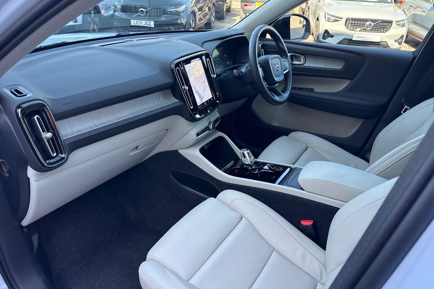 Used Volvo XC40 2025 for sale - 76645395: Photo 26