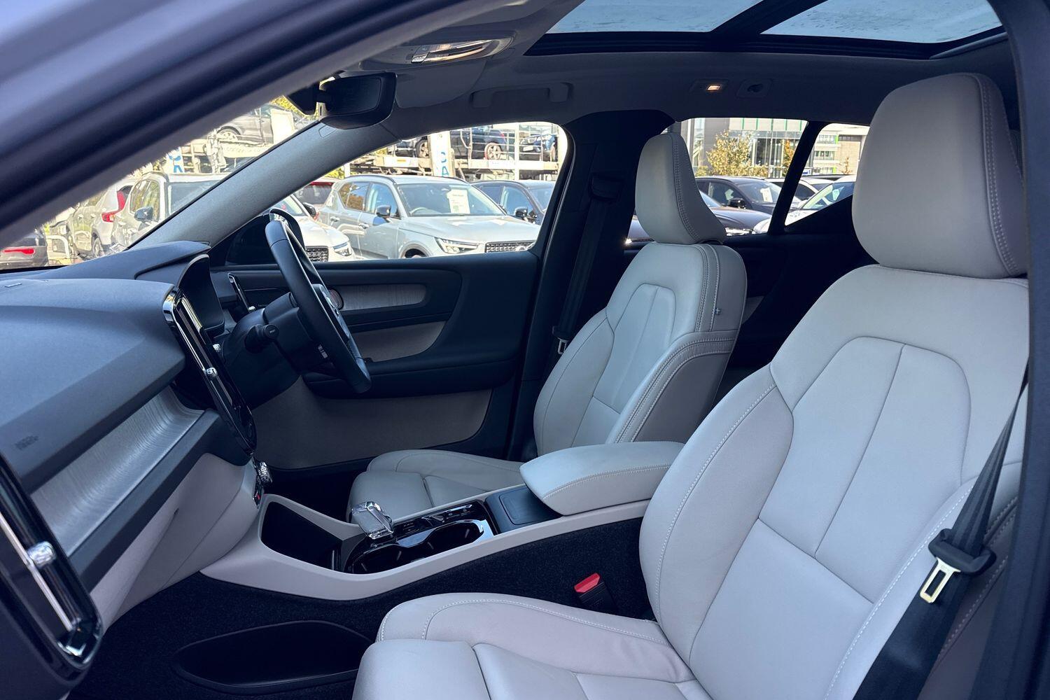 Used Volvo XC40 2025 for sale - 76645395: Photo 27