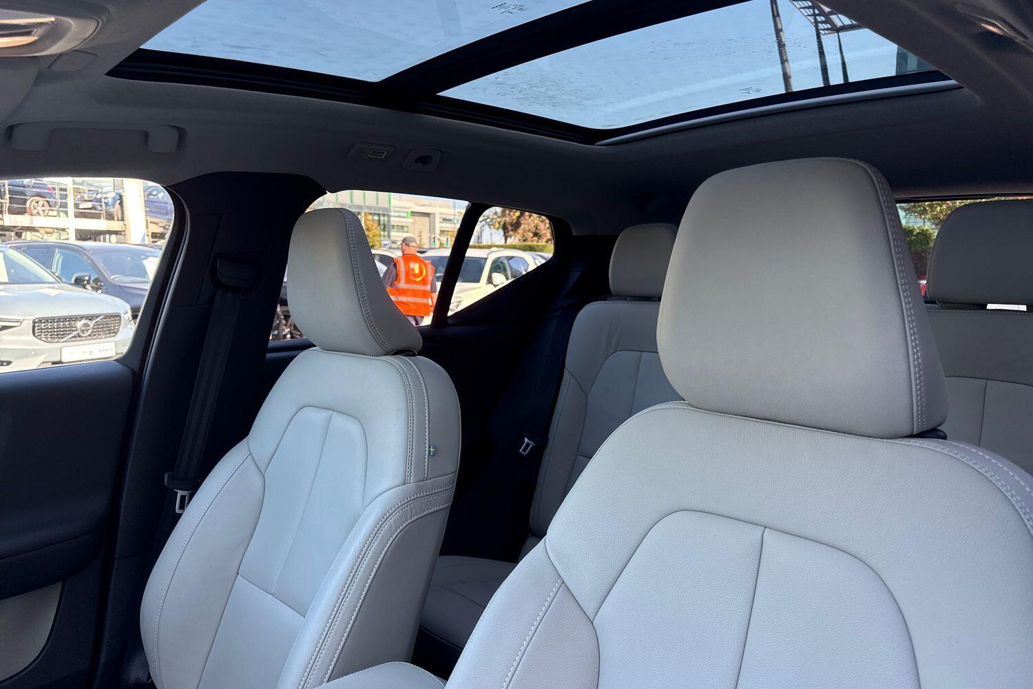 Used Volvo XC40 2025 for sale - 76645395: Photo 28