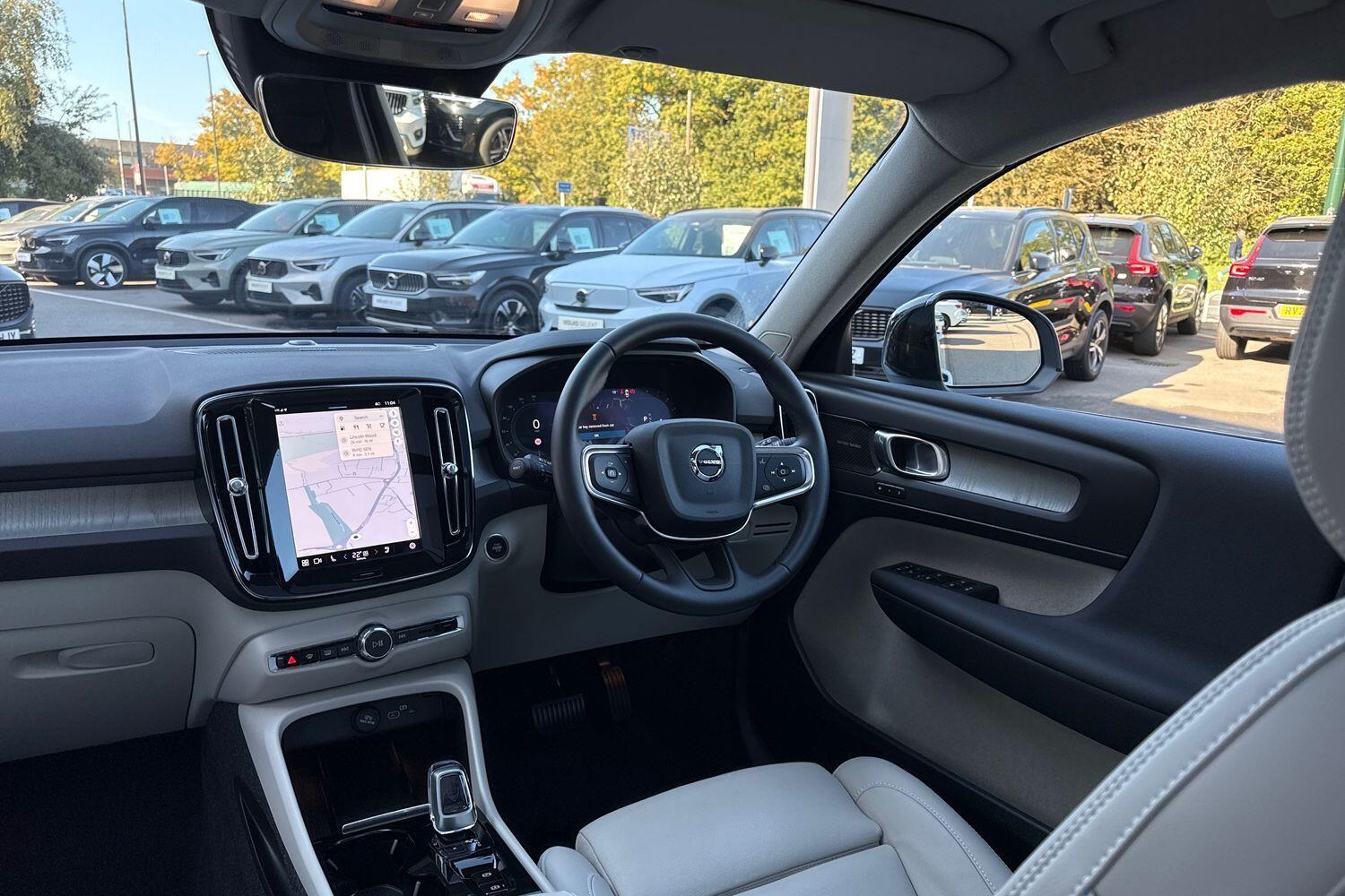 Used Volvo XC40 2025 for sale - 76645395: Photo 32