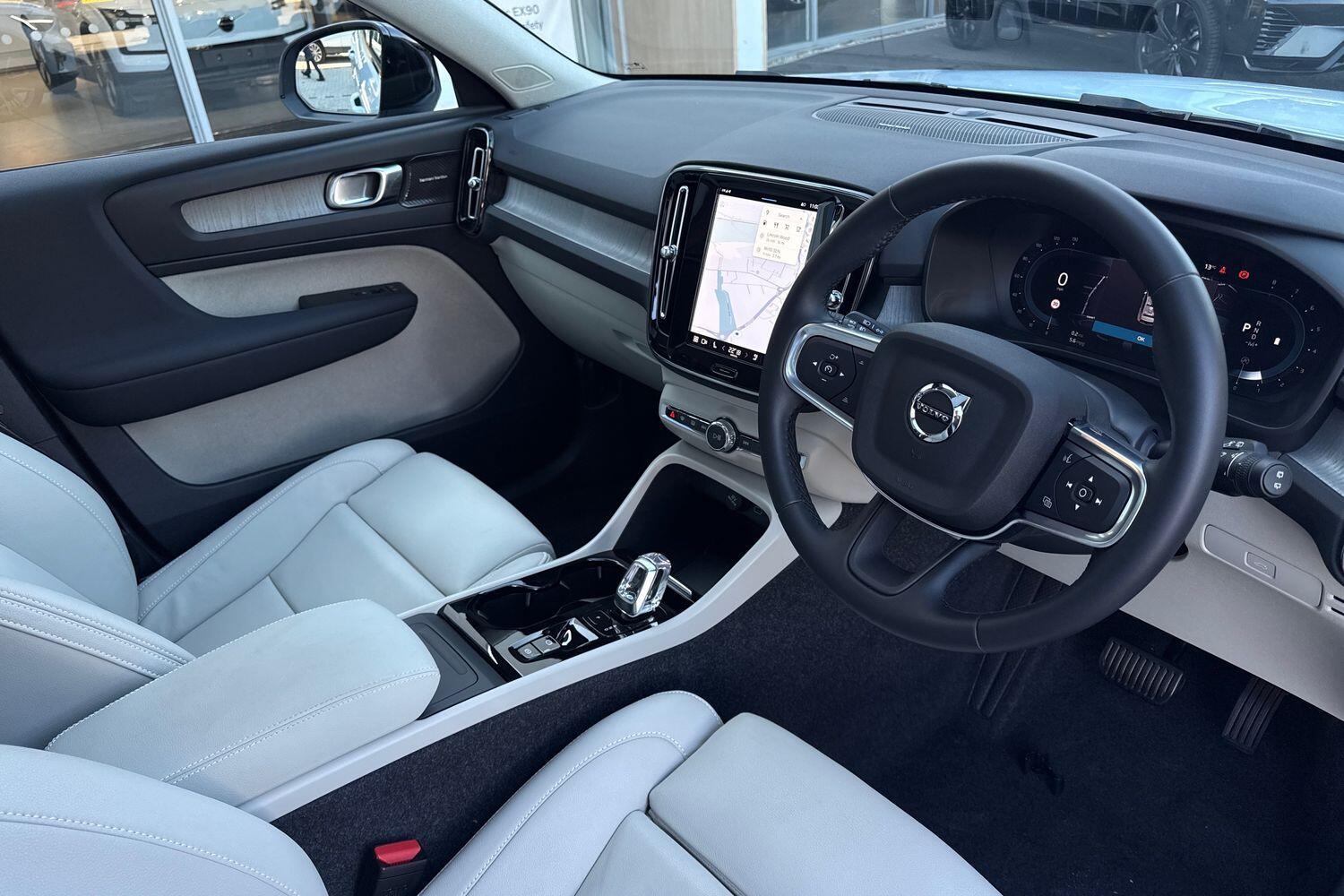 Used Volvo XC40 2025 for sale - 76645395: Photo 5