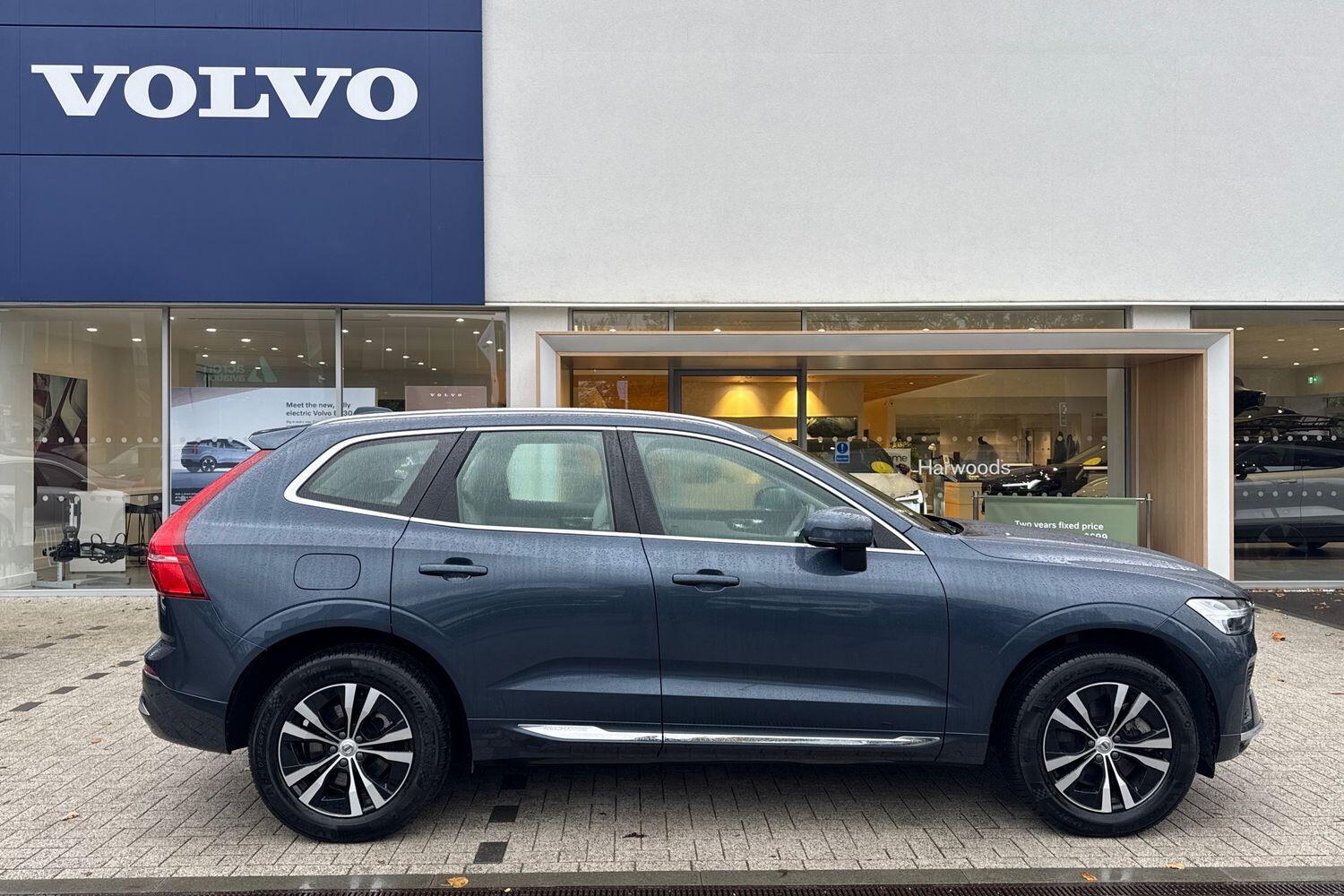 Used Volvo XC60 2022 for sale - 76512557: Photo 2