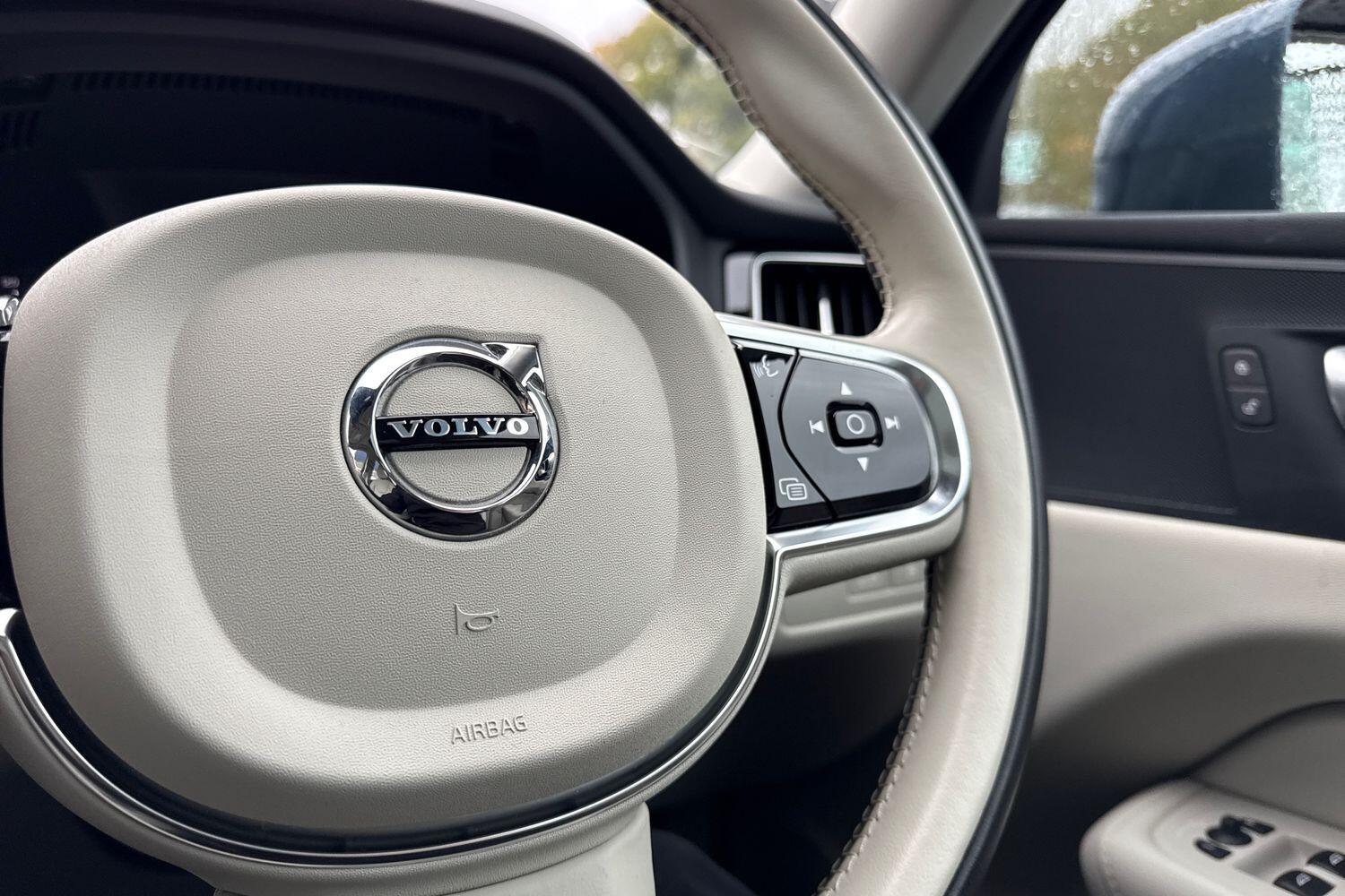 Used Volvo XC60 2022 for sale - 76512557: Photo 37