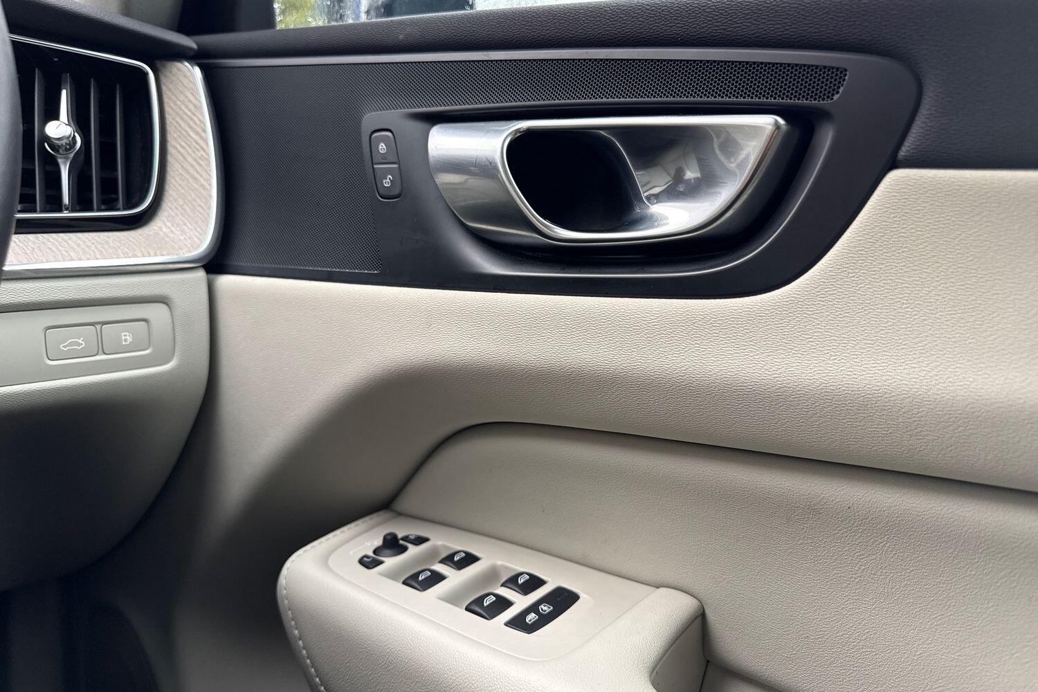 Used Volvo XC60 2022 for sale - 76512557: Photo 41