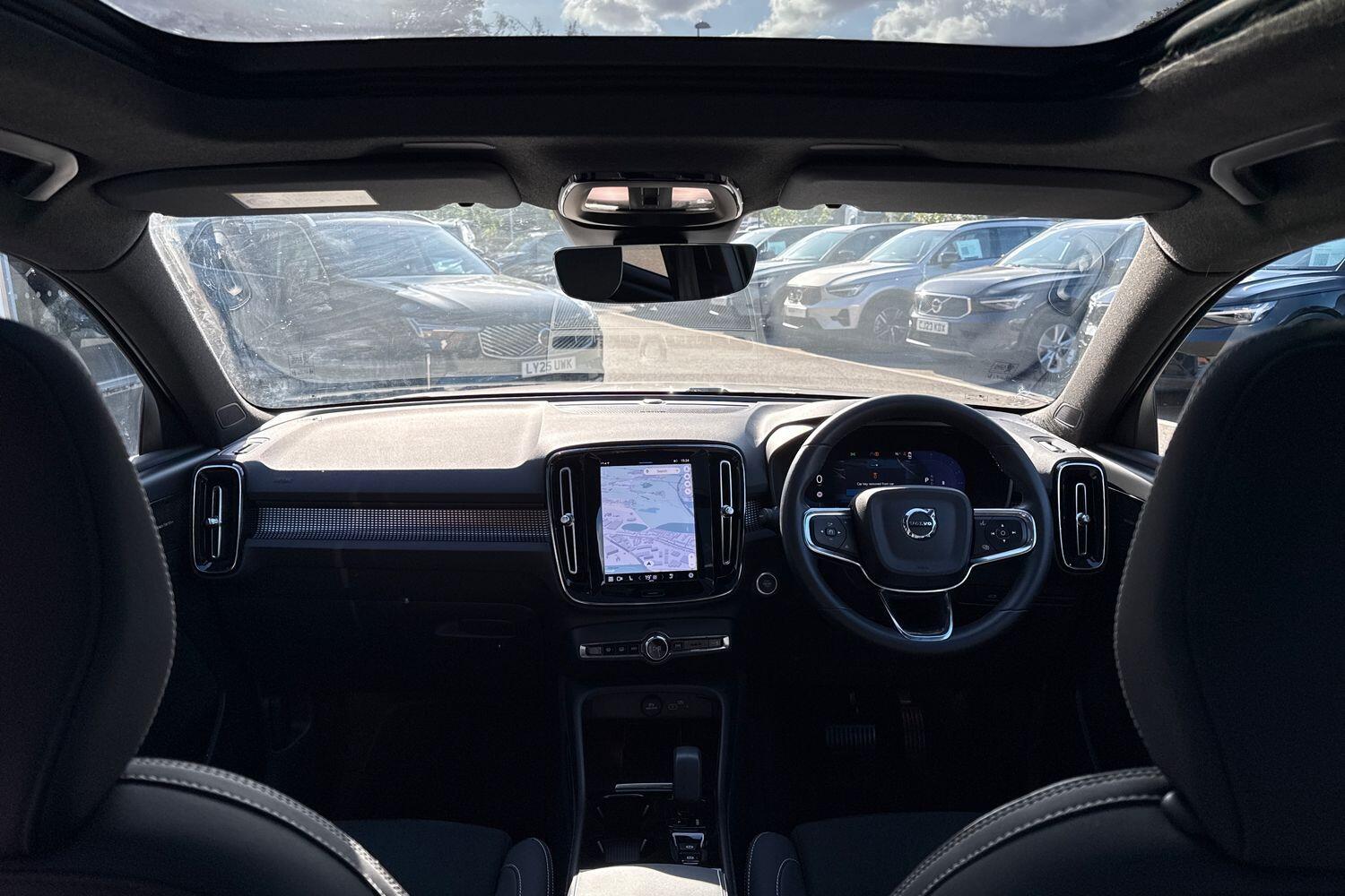 Used Volvo XC40 2023 for sale - 76032590: Photo 3