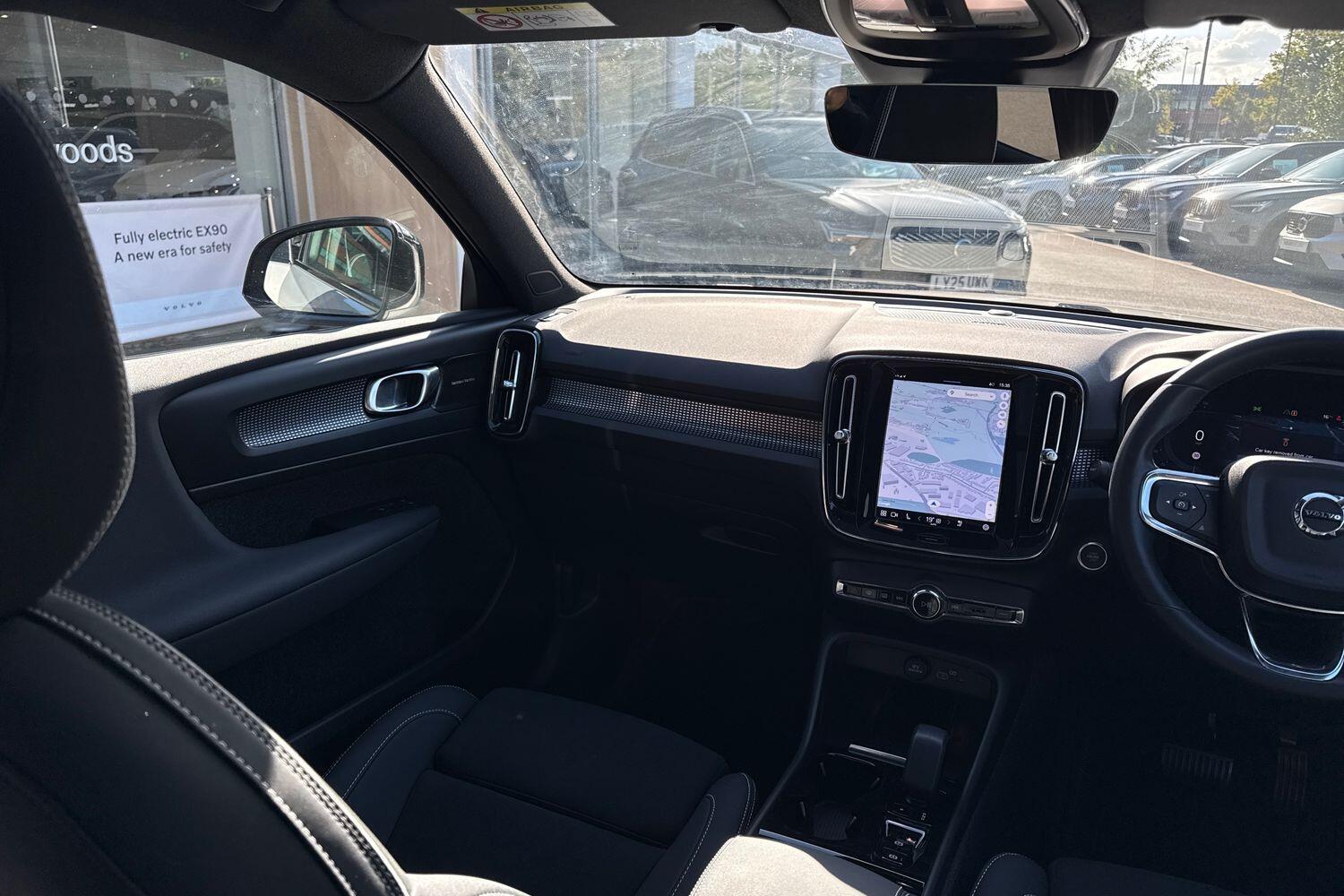 Used Volvo XC40 2023 for sale - 76032590: Photo 31