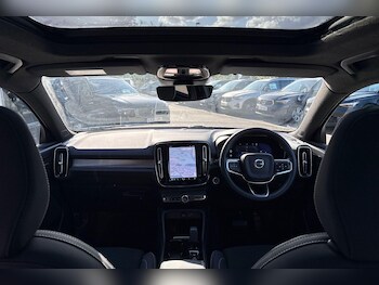 Used Volvo XC40 2023 for sale - 76032590: Photo 3