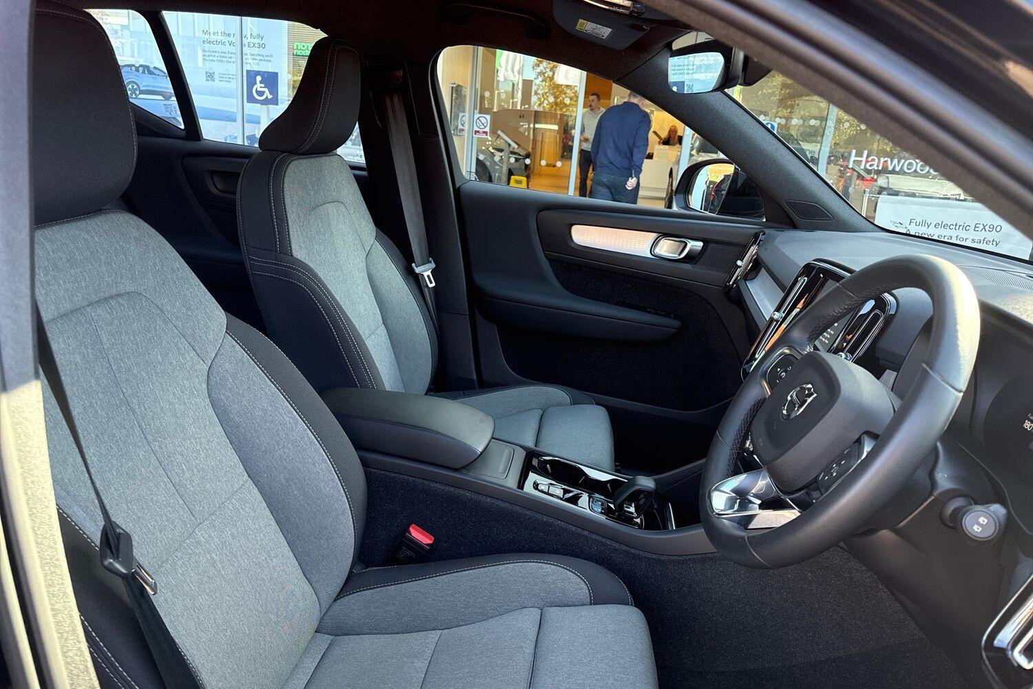 Used Volvo XC40 2023 for sale - 76260298: Photo 25